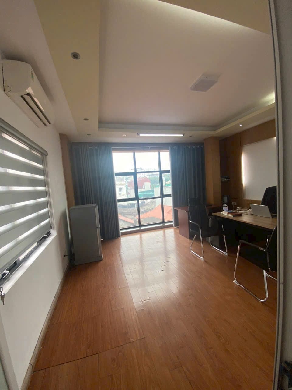 Cho thuê nhà Phố Nguyễn Khang, Yên Hòa, Cầu Giấy _ Diện tích: 100m x 7 tầng 1 hầm - Thang Máy cuối nhà