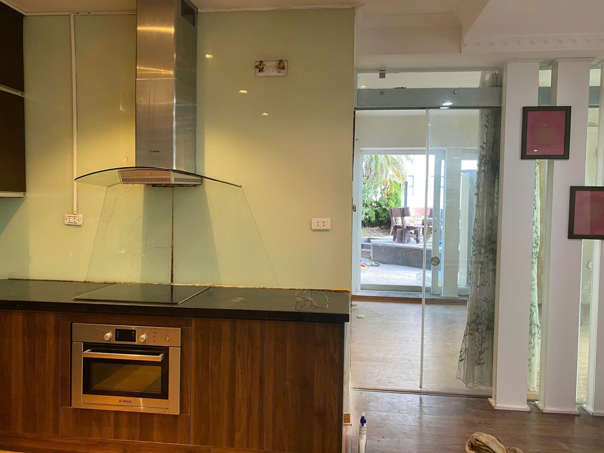 Cho thuê căn hộ N09-B2 Dịch Vọng, Cầu Giấy 175m2, 3 ngủ 2vs view thẳng công viên